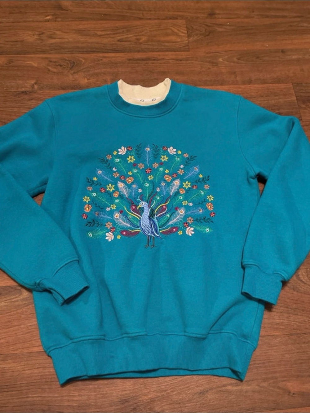Vintage Embroidered Peacock Layered Turtleneck Sweatshirt Small